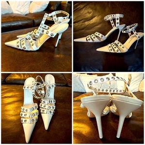 Julien Macdonald, a Welsh Fashion Designer 2003 runway collection